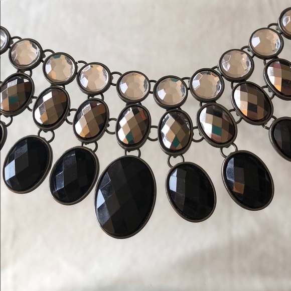 Multi-layer statement necklace - Picture 2 of 2